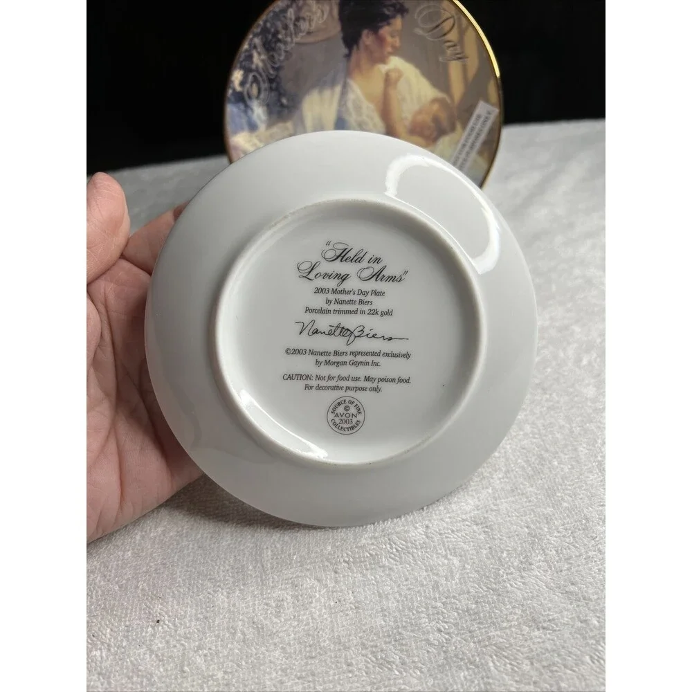 2003 Mother's Day 5” New Porcelain Plate 22k Gold Trim Held in Loving Arms Avo